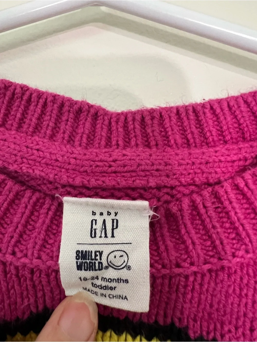 GAP Fuchsia Knit toddler girls cotton Sweater with Yellow Smiley Face no flaws